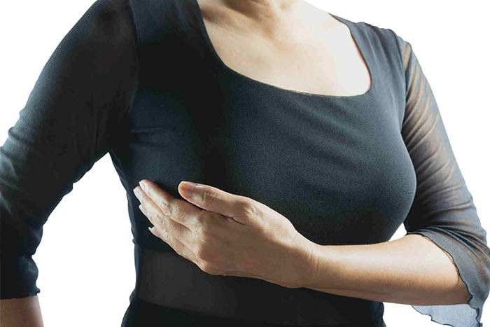 درد پستان در خانمها